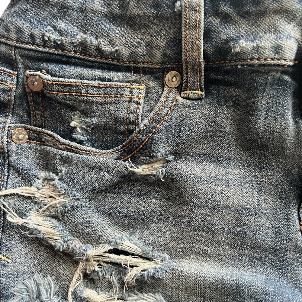 AEO Live Your Life Denim X Shortie Distressed Mid Rise (7”) Blue Jean Size 2. - Picture 2 of 13